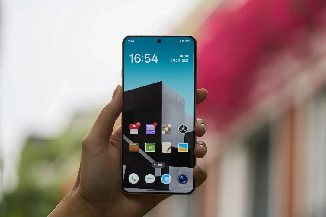 OPPO Find X9 Ultra曝光:骁龙8 Gen2+2亿像素+10X双潜望,卷疯了