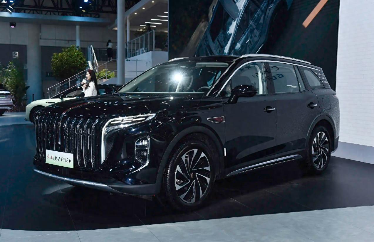 续航1200km+亏电油耗5.3L!红旗HS7 PHEV,25万级混动大六座值吗?