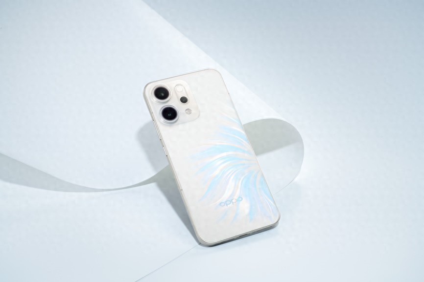 OPPO Reno14全面评测 潮流人鱼姬,超美小OPhone