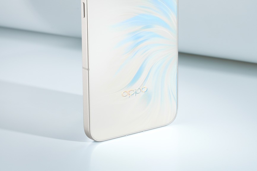 OPPO Reno14全面评测 潮流人鱼姬,超美小OPhone