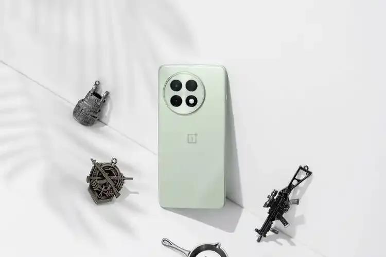 爆炸性剧透!一加甩出王炸新机,红米K80至尊版连夜改PPT?
