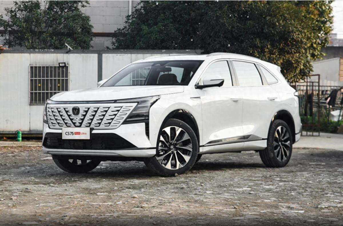10多万的经典家用SUV!体验长安第四代CS75PLUS,有哪些看点?